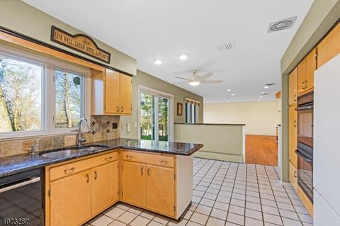 18 Arundel Rd, Wayne, NJ 07470 photo 14