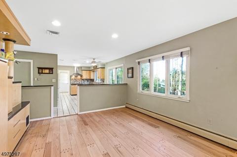 18 Arundel Rd, Wayne, NJ 07470 photo 10