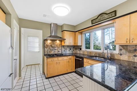 18 Arundel Rd, Wayne, NJ 07470 photo 13