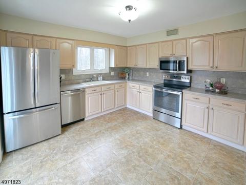 76 Lynn Dr, Byram Township, NJ 07821 photo 7