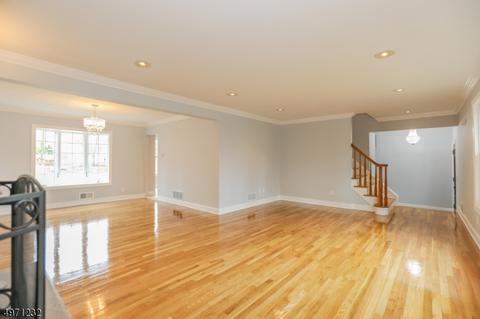 60 Rande Dr, Wayne, NJ 07470 photo 2