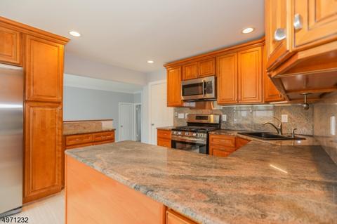 60 Rande Dr, Wayne, NJ 07470 photo 8
