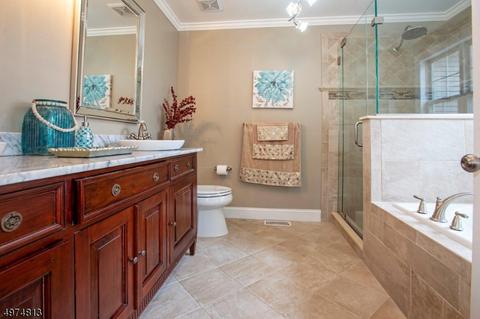 19 Cambridge Pl, Wayne, NJ 07470 photo 17