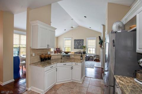 19 Cambridge Pl, Wayne, NJ 07470 photo 11