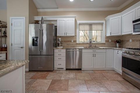 19 Cambridge Pl, Wayne, NJ 07470 photo 10