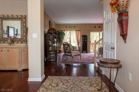 19 Cambridge Pl, Wayne, NJ 07470 photo 3