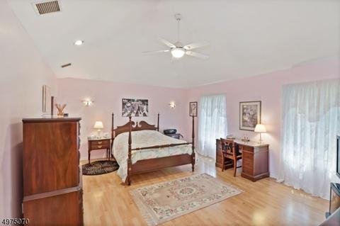 274 Addison Pl, Paramus, NJ 07652 photo 13