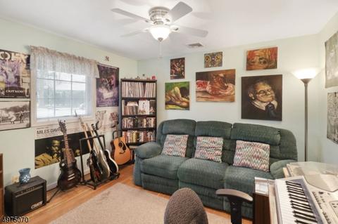 274 Addison Pl, Paramus, NJ 07652 photo 18