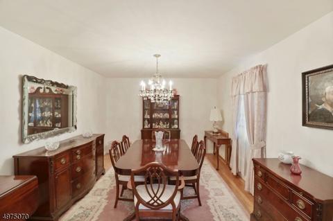 274 Addison Pl, Paramus, NJ 07652 photo 11