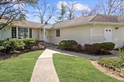 274 Addison Pl, Paramus, NJ 07652 photo 1
