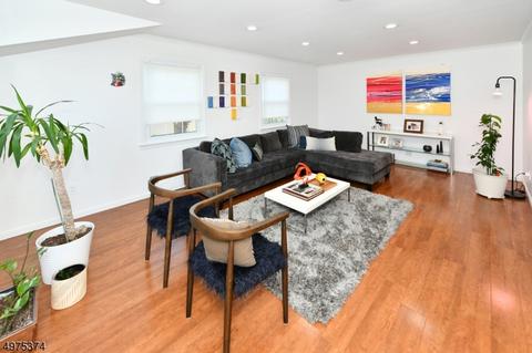 7 Sears Pl, Wayne, NJ 07470 photo 4