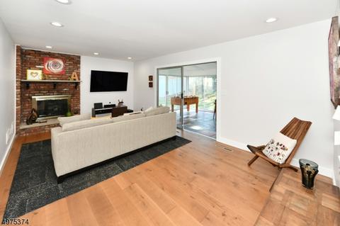 7 Sears Pl, Wayne, NJ 07470 photo 8