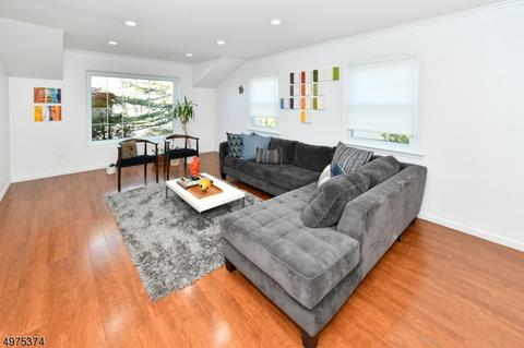 7 Sears Pl, Wayne, NJ 07470 photo 5
