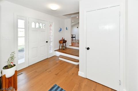 7 Sears Pl, Wayne, NJ 07470 photo 3
