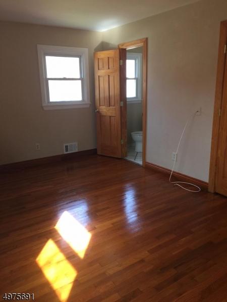 19 Debbie Pl, Dover, NJ 07801 photo 5