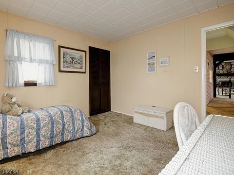 171 Lawrence Dr, Paramus, NJ 07652 photo 9