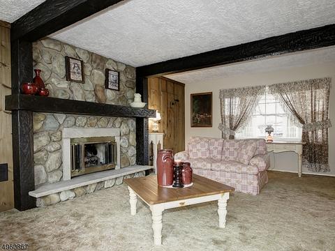 171 Lawrence Dr, Paramus, NJ 07652 photo 6
