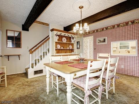 171 Lawrence Dr, Paramus, NJ 07652 photo 2