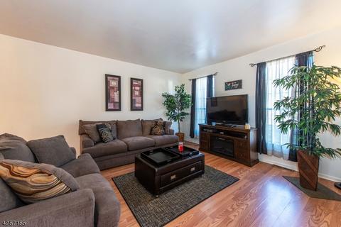 2 Caribou Cir, Wayne, NJ 07470 photo 3