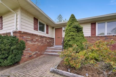 67 Joyce Ln, Wayne, NJ 07470 photo 3