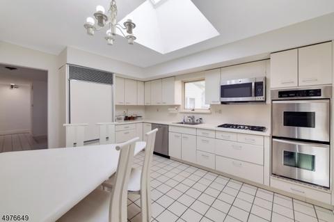 67 Joyce Ln, Wayne, NJ 07470 photo 8