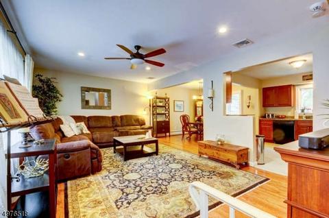 24 Emerson Pl, Wayne, NJ 07470 photo 4