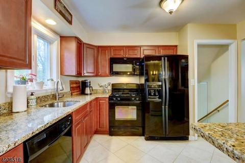 24 Emerson Pl, Wayne, NJ 07470 photo 11