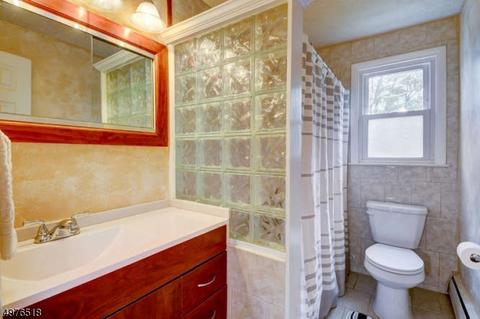 24 Emerson Pl, Wayne, NJ 07470 photo 15