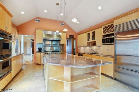 145 Chopin Dr, Wayne, NJ 07470 photo 8