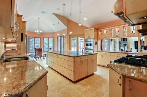 145 Chopin Dr, Wayne, NJ 07470 photo 9