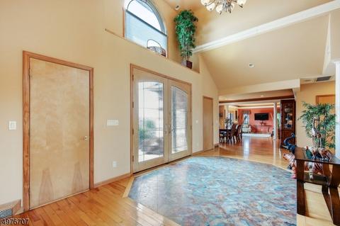 145 Chopin Dr, Wayne, NJ 07470 photo 3