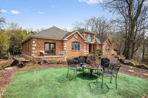 145 Chopin Dr, Wayne, NJ 07470 photo 2