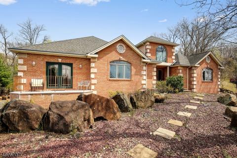 145 Chopin Dr, Wayne, NJ 07470 photo 1