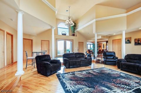 145 Chopin Dr, Wayne, NJ 07470 photo 6
