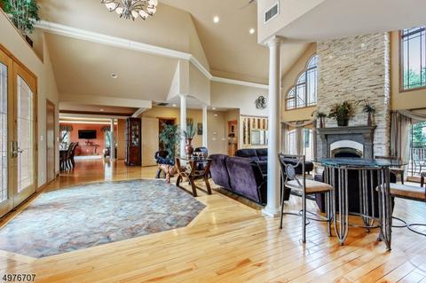 145 Chopin Dr, Wayne, NJ 07470 photo 4