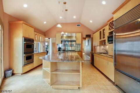 145 Chopin Dr, Wayne, NJ 07470 photo 10