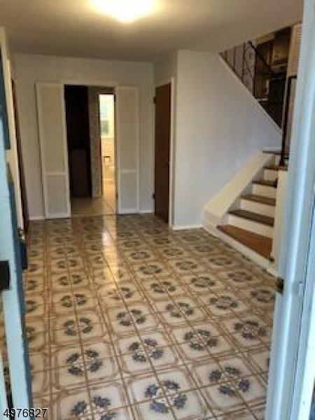 19 Corvair Pl, Wayne, NJ 07470 photo 2