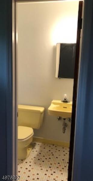 19 Corvair Pl, Wayne, NJ 07470 photo 15