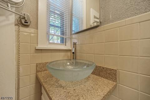 32 Thomas Ter, Wayne, NJ 07470 photo 12