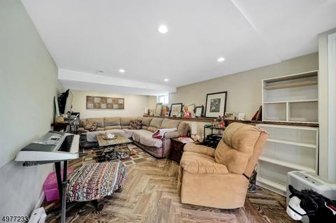 32 Thomas Ter, Wayne, NJ 07470 photo 23