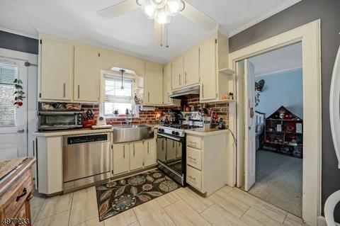 32 Thomas Ter, Wayne, NJ 07470 photo 11