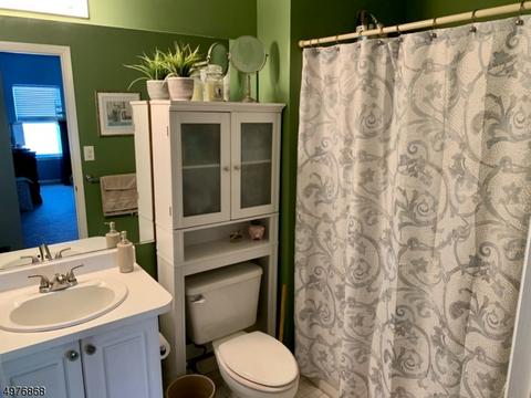 1124 Brittany Dr, Wayne, NJ 07470 photo 10