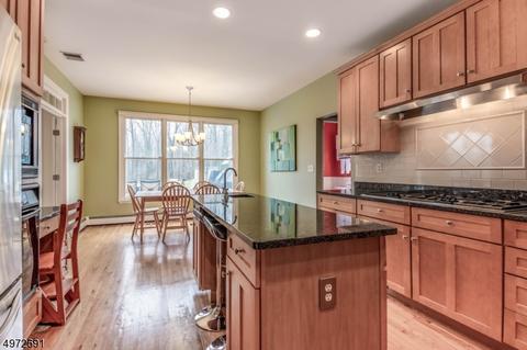 33 Farview Dr, Hackettstown, NJ 07840 photo 7