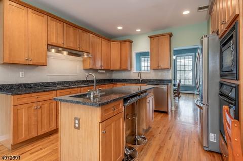33 Farview Dr, Hackettstown, NJ 07840 photo 6