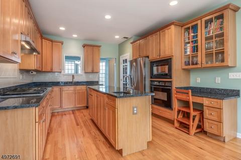 33 Farview Dr, Hackettstown, NJ 07840 photo 8