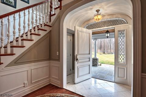 9 Roconan Dr, Mendham, NJ 07945 photo 4