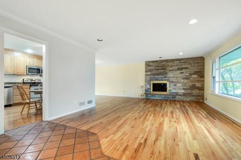 388 Timber Dr, Berkeley Heights, NJ 07922 photo 4