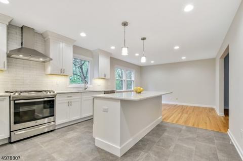 102 Exeter Dr, Berkeley Heights, NJ 07922 photo 1