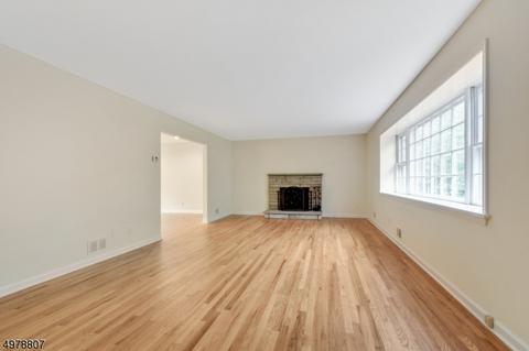 102 Exeter Dr, Berkeley Heights, NJ 07922 photo 5