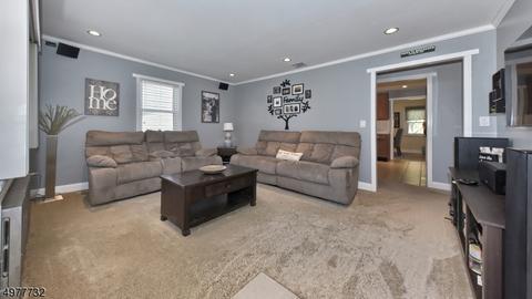 35 New St, Wayne, NJ 07470 photo 3